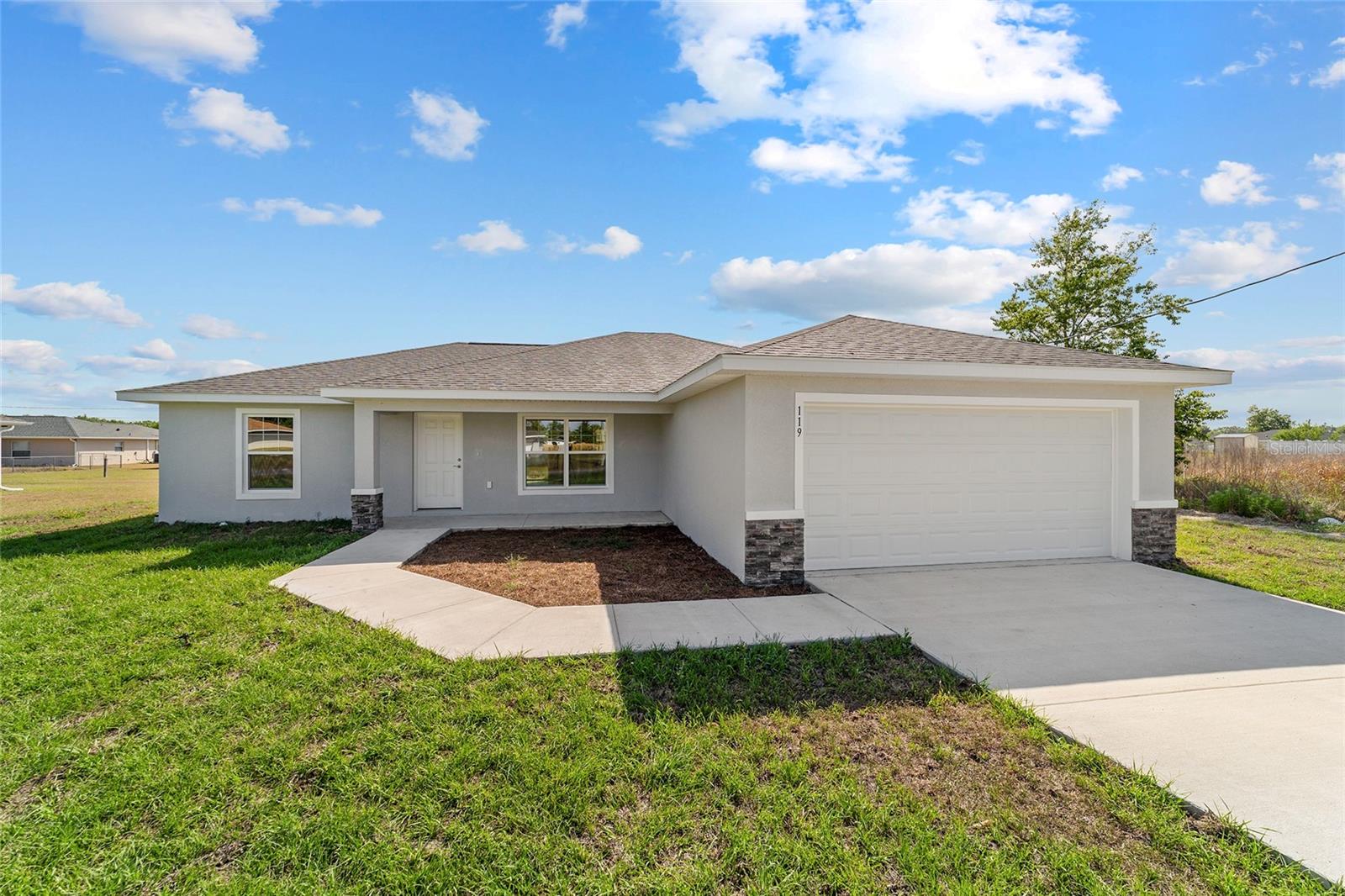 Photo of 349 MALAUKA LOOP OCKLAWAHA FL 32179
