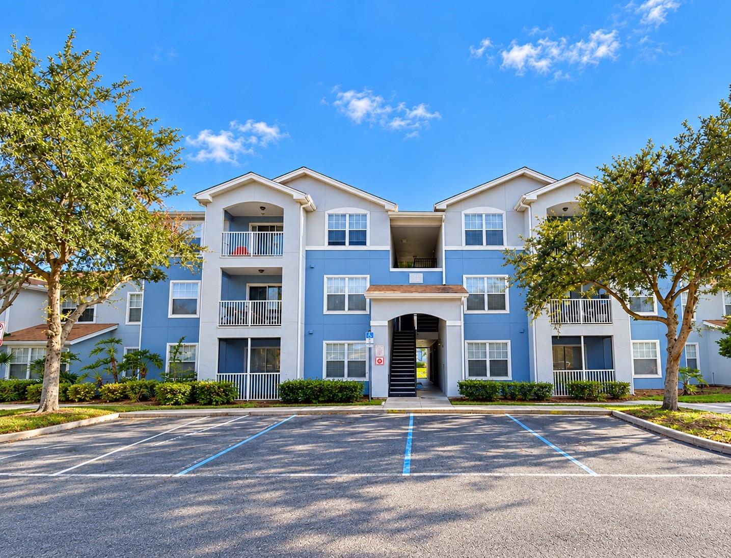 Photo of 5848 LAKE POINTE VILLAGE CIRCLE #411 ORLANDO FL 32822
