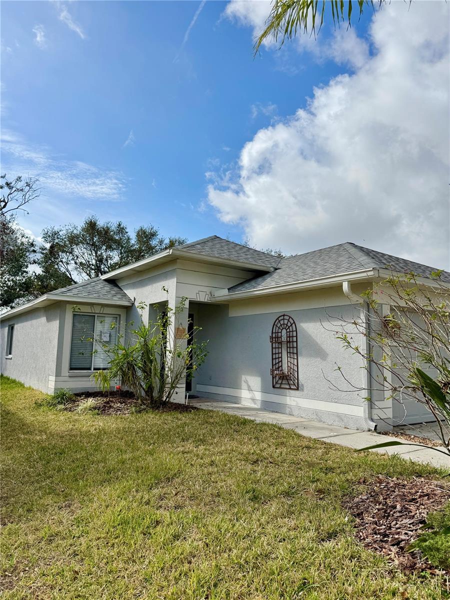 Photo of 10431 ISLEWORTH AVENUE TAMPA FL 33647