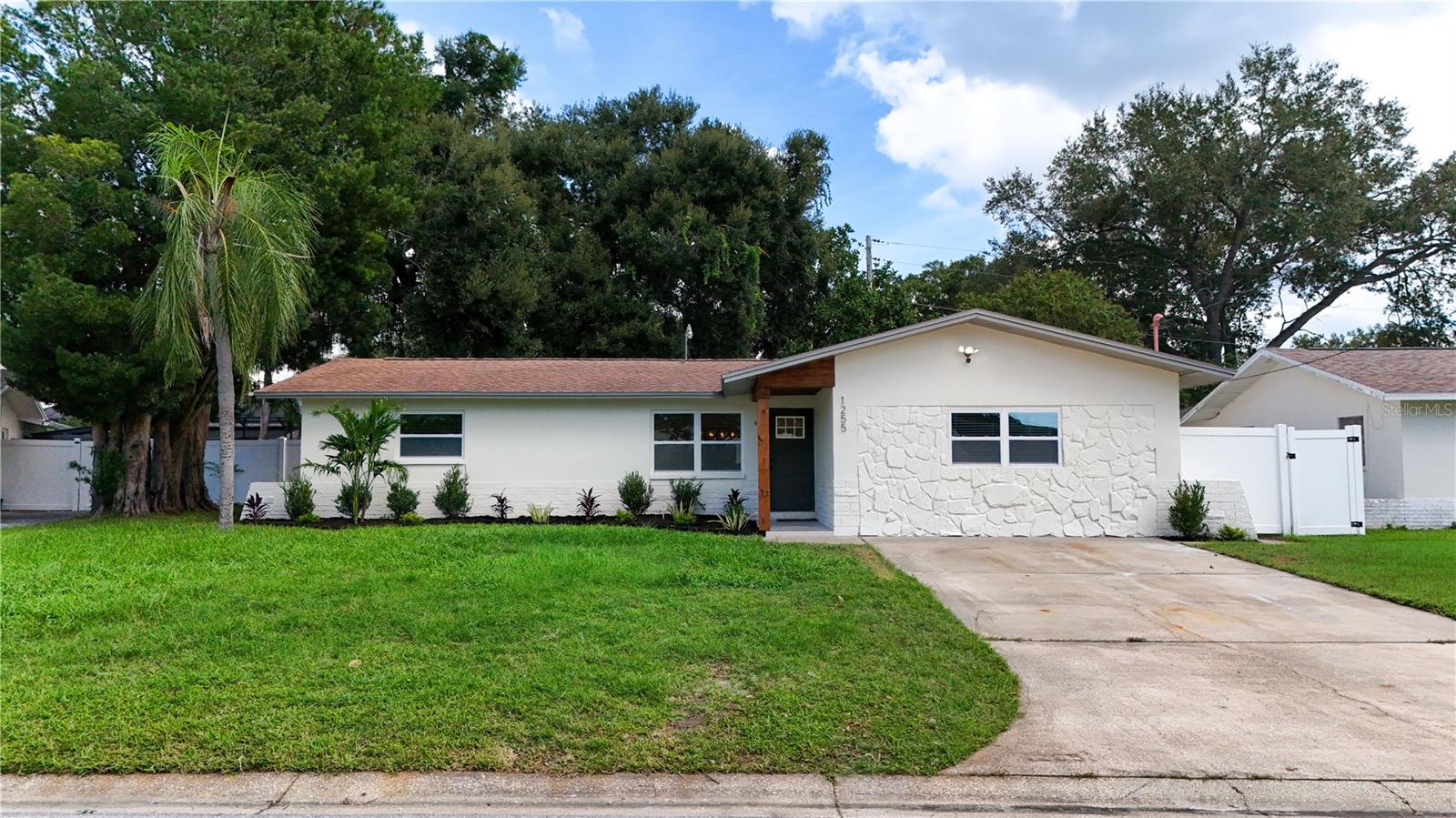 Photo of 1255 E LAZY LAKE ROAD DUNEDIN FL 34698