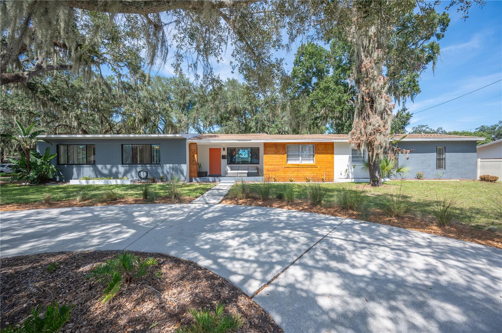 Photo of 1430 E EDGEWOOD DRIVE LAKELAND FL 33803