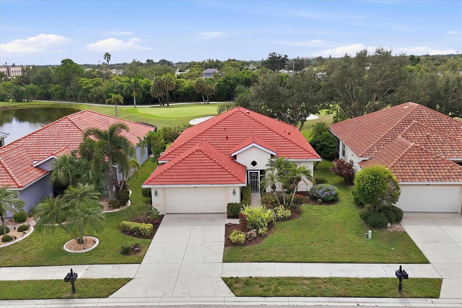 Photo of 446 PINEWOOD LAKE DRIVE VENICE FL 34285