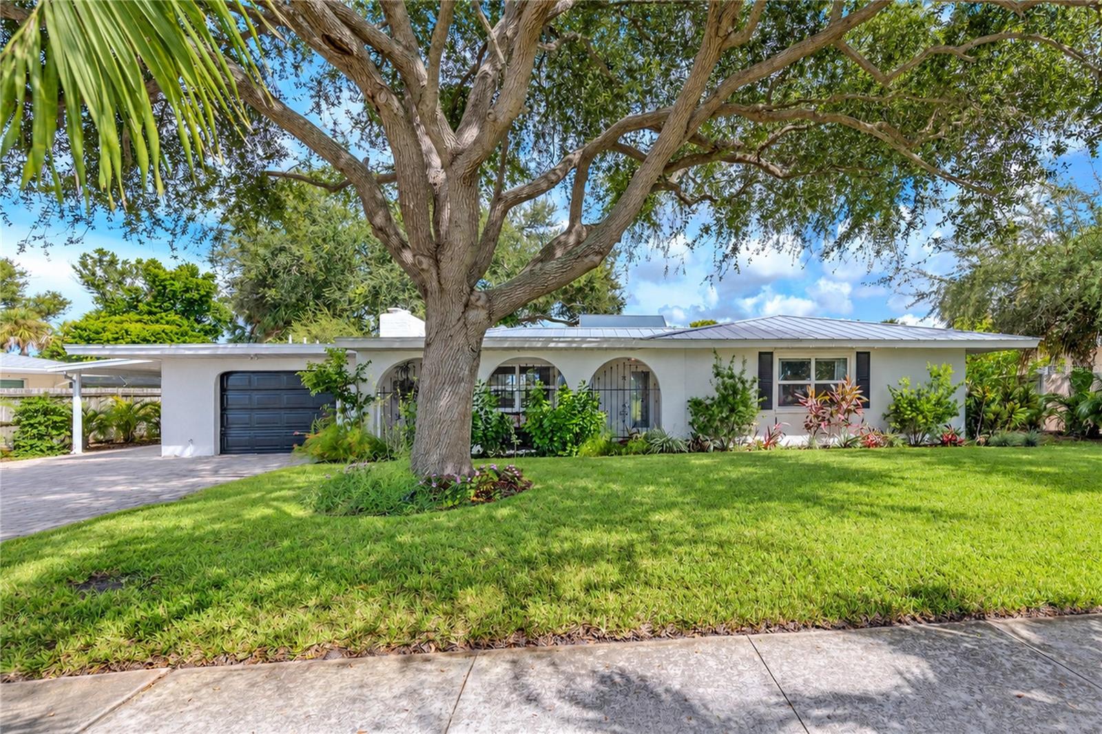 Photo of 324 BEACH ROAD VENICE FL 34285
