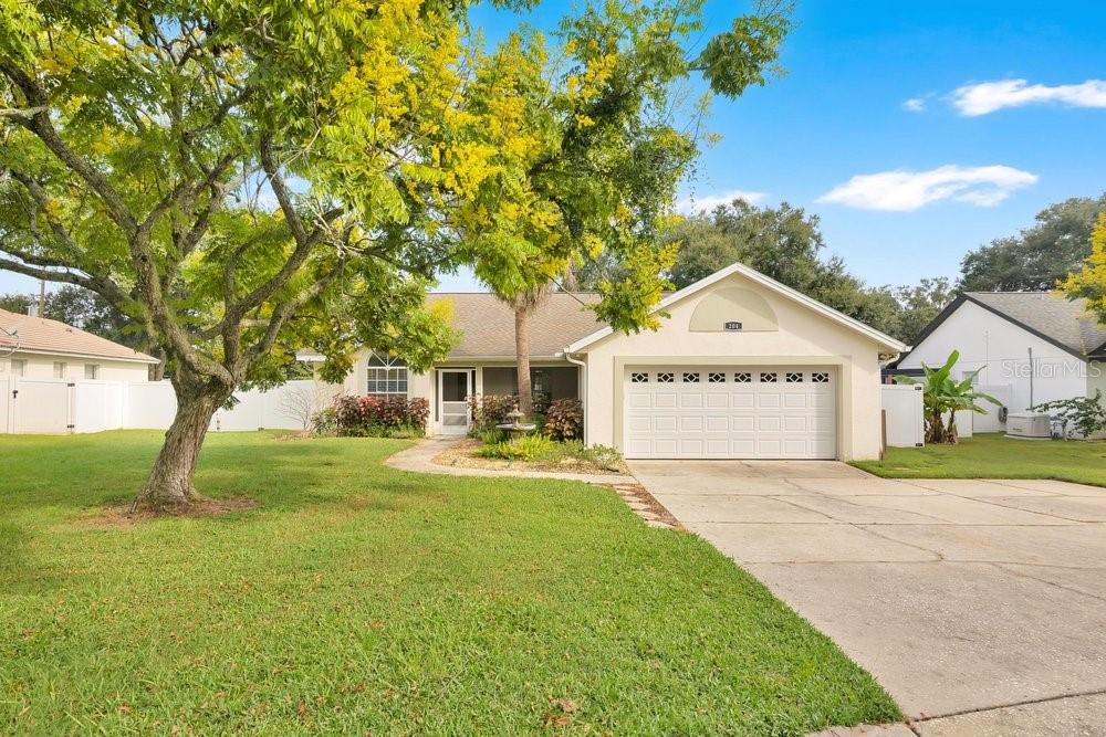 Photo of 204 HARBOR DRIVE WINTER GARDEN FL 34787