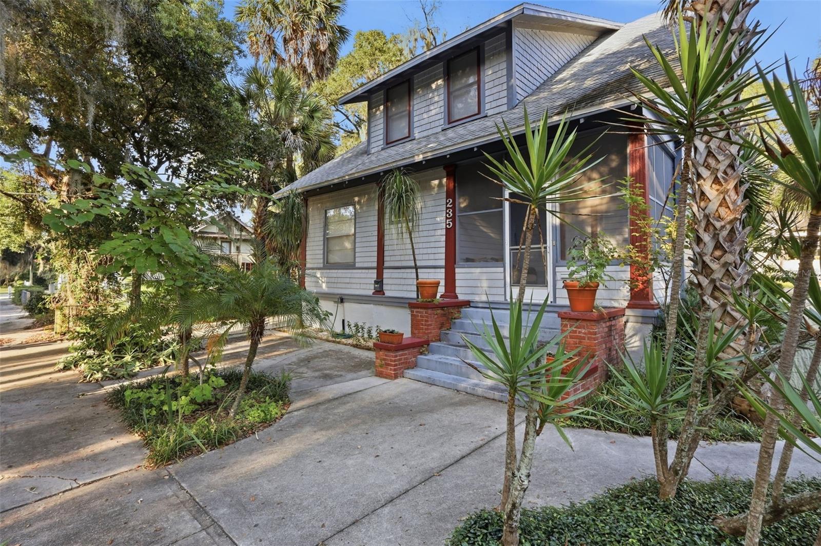 Photo of 235 N SANS SOUCI AVENUE DELAND FL 32720