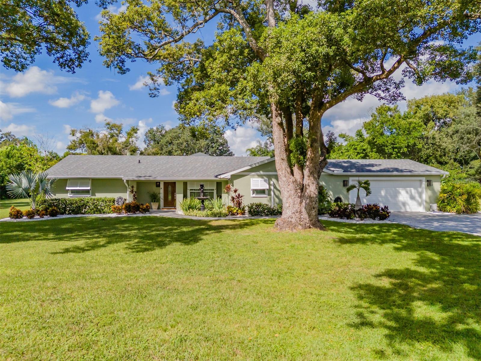 Photo of 2606 BRUCKEN ROAD VALRICO FL 33596
