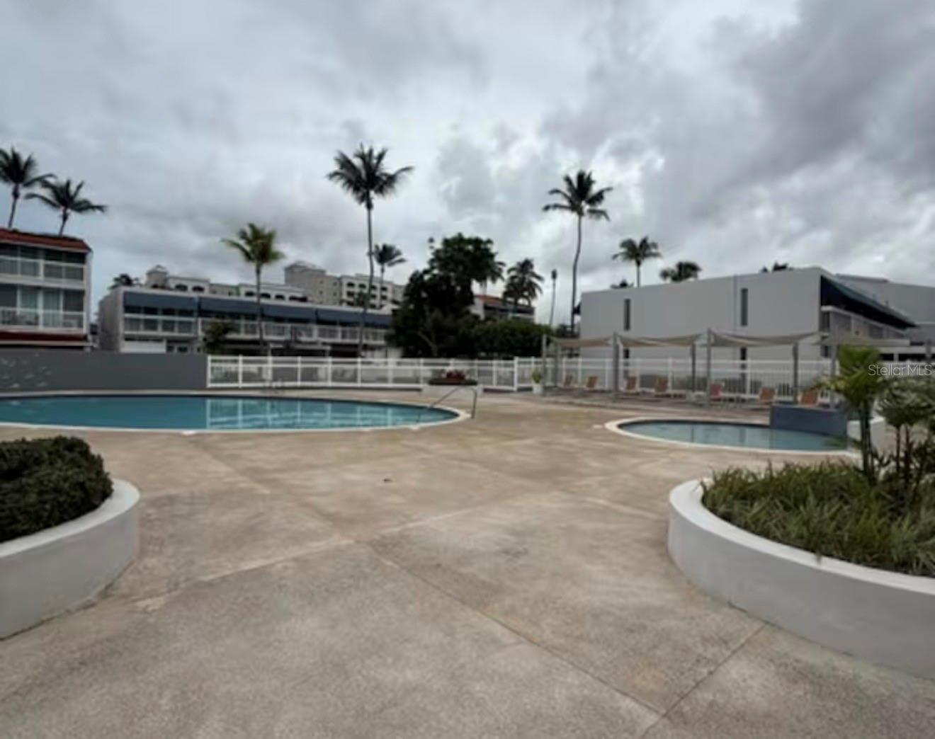 Photo of Q3 MADRE PERLA DORADO PR 00646