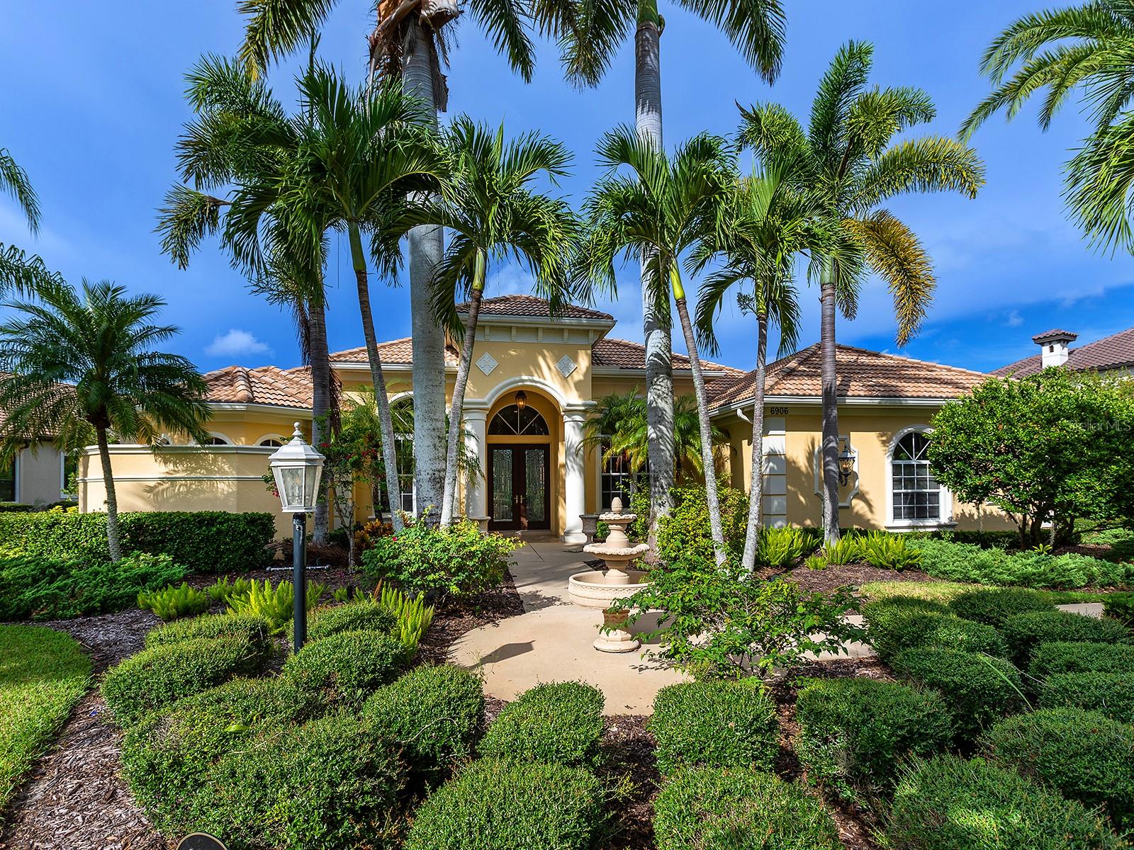 Photo of 6906 BELMONT COURT LAKEWOOD RANCH FL 34202