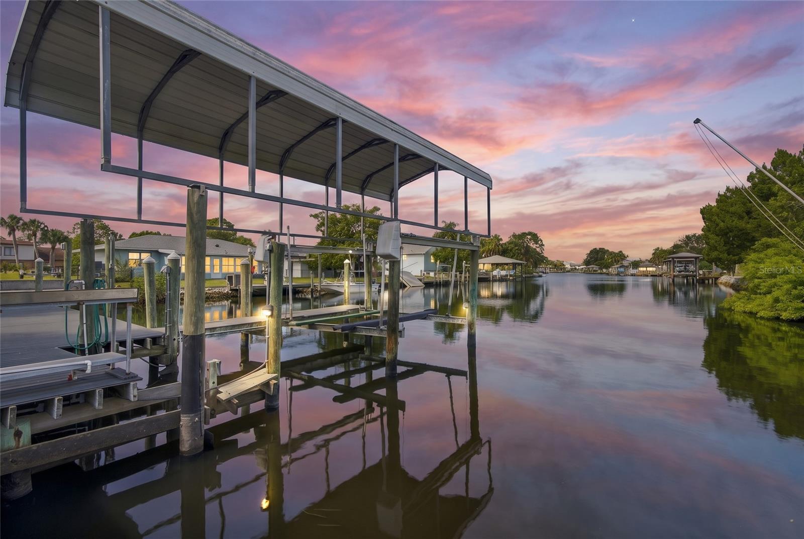 Photo of 11675 W DIXIE SHORES DRIVE CRYSTAL RIVER FL 34429