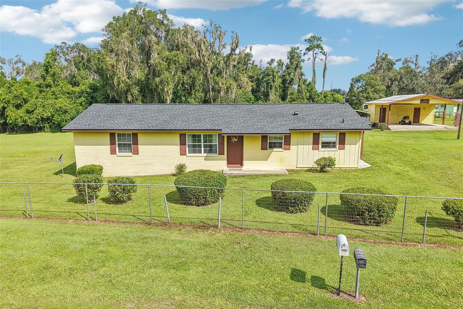 Photo of 8560 CR 638 BUSHNELL FL 33513