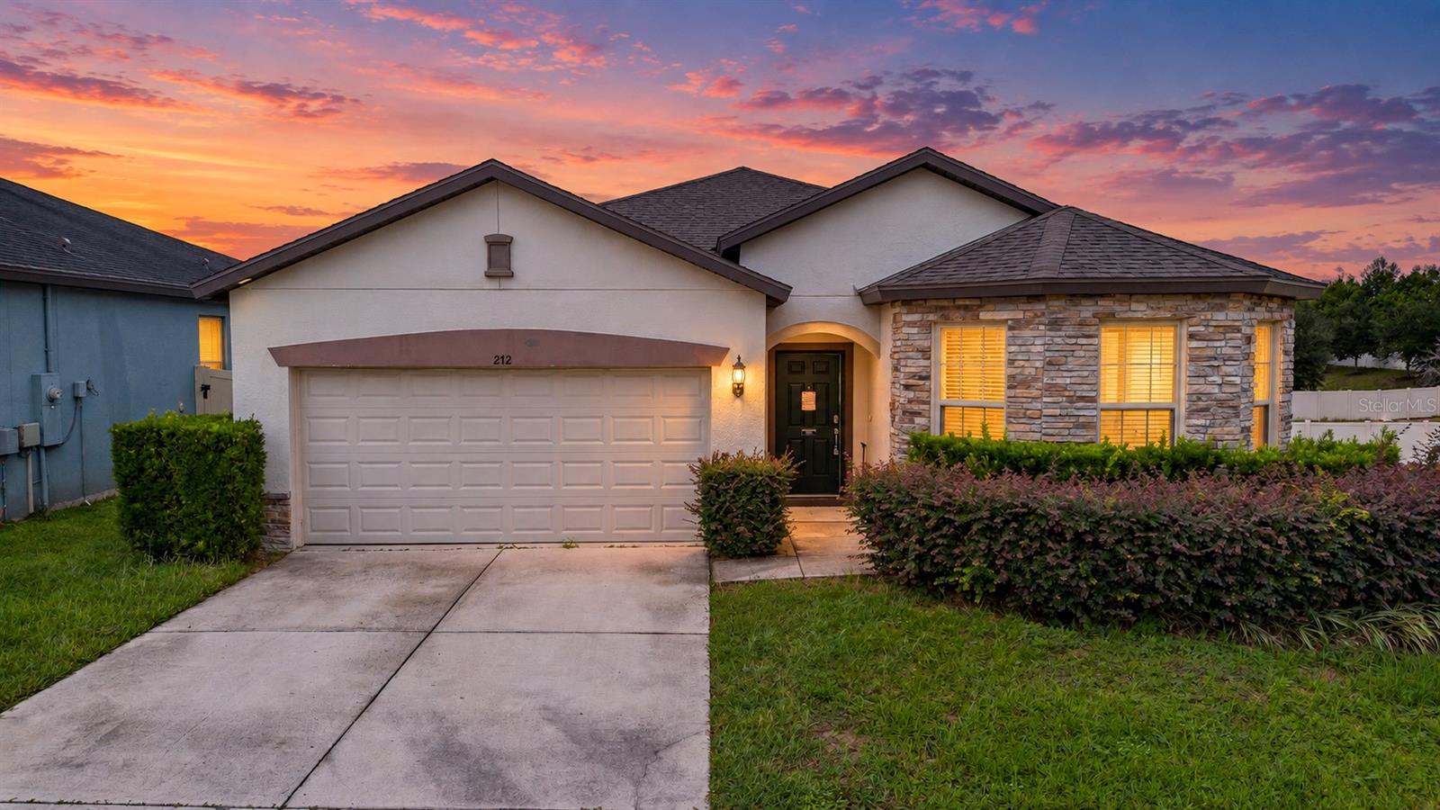 Photo of 272 CITRUS ISLE LOOP DAVENPORT FL 33837