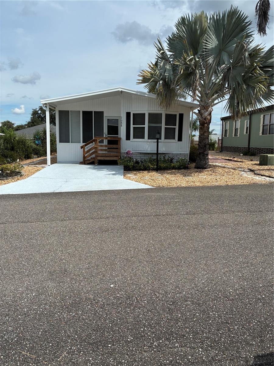 Photo of 7088 TAMARIND DRIVE LAKE WALES FL 33898