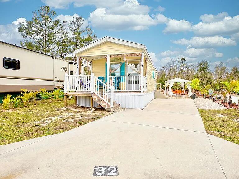 Photo of 32 GRASSY LAKE CIRCLE LAKE PLACID FL 33852