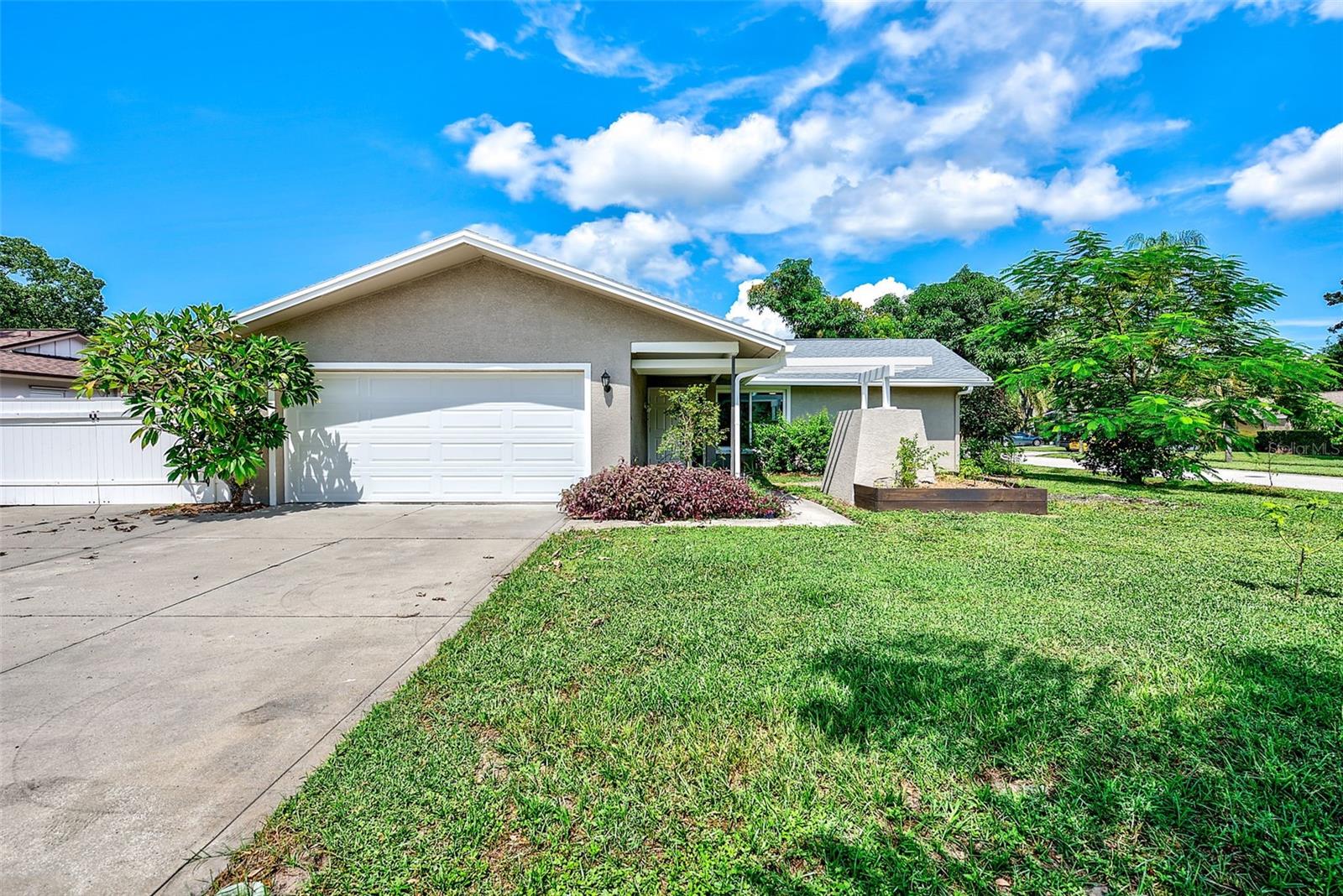 Photo of 13331 HACIENDA DRIVE LARGO FL 33774