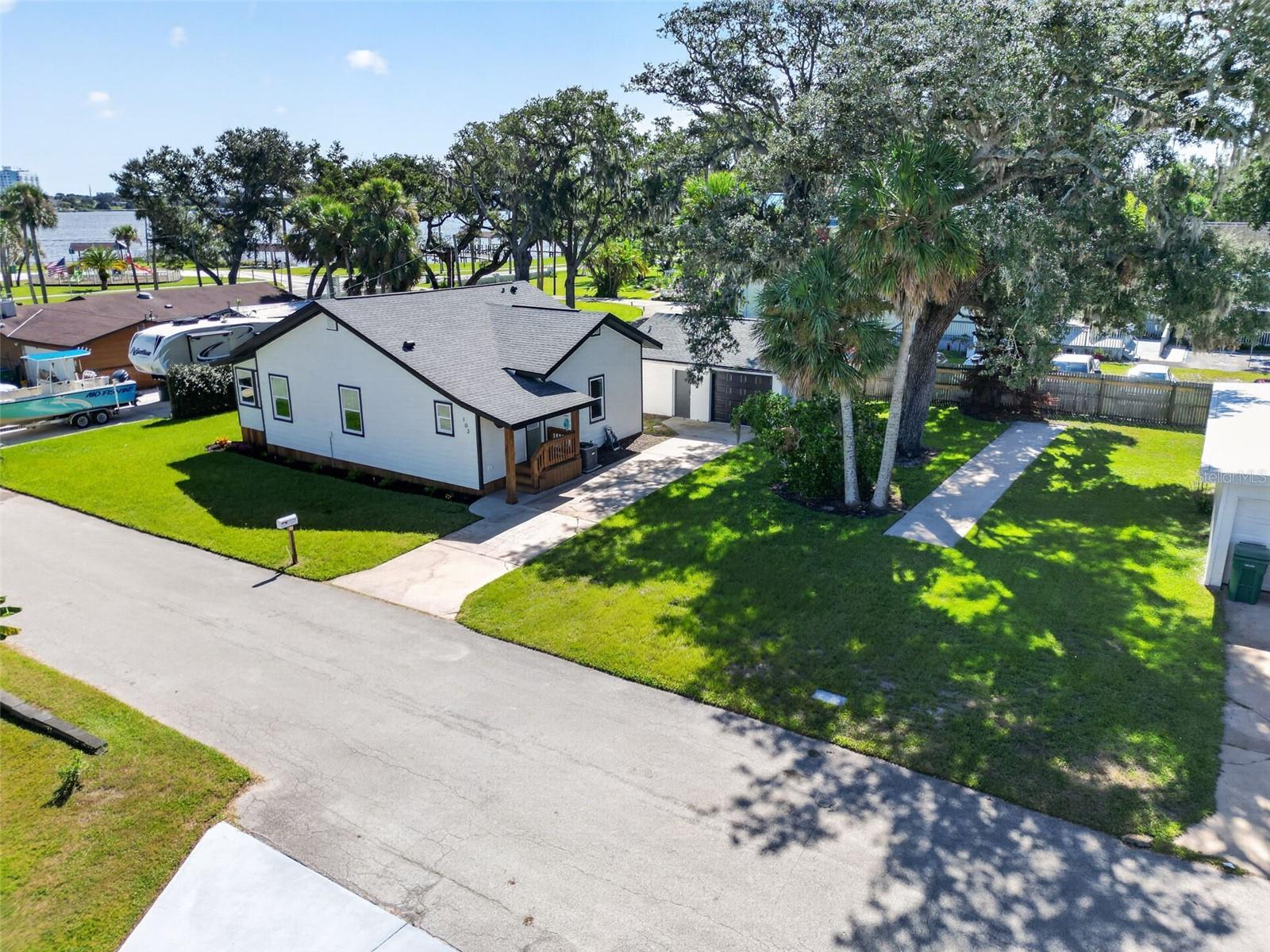 Photo of 103 PARK CIRCLE HOLLY HILL FL 32117