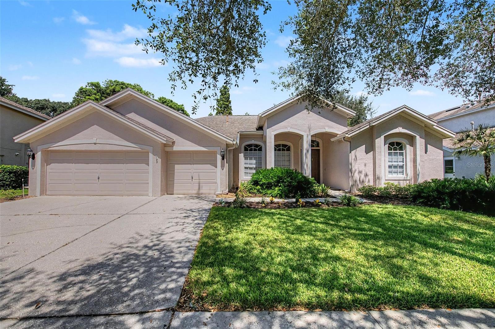 Photo of 19205 AUTUMN WOODS AVENUE TAMPA FL 33647