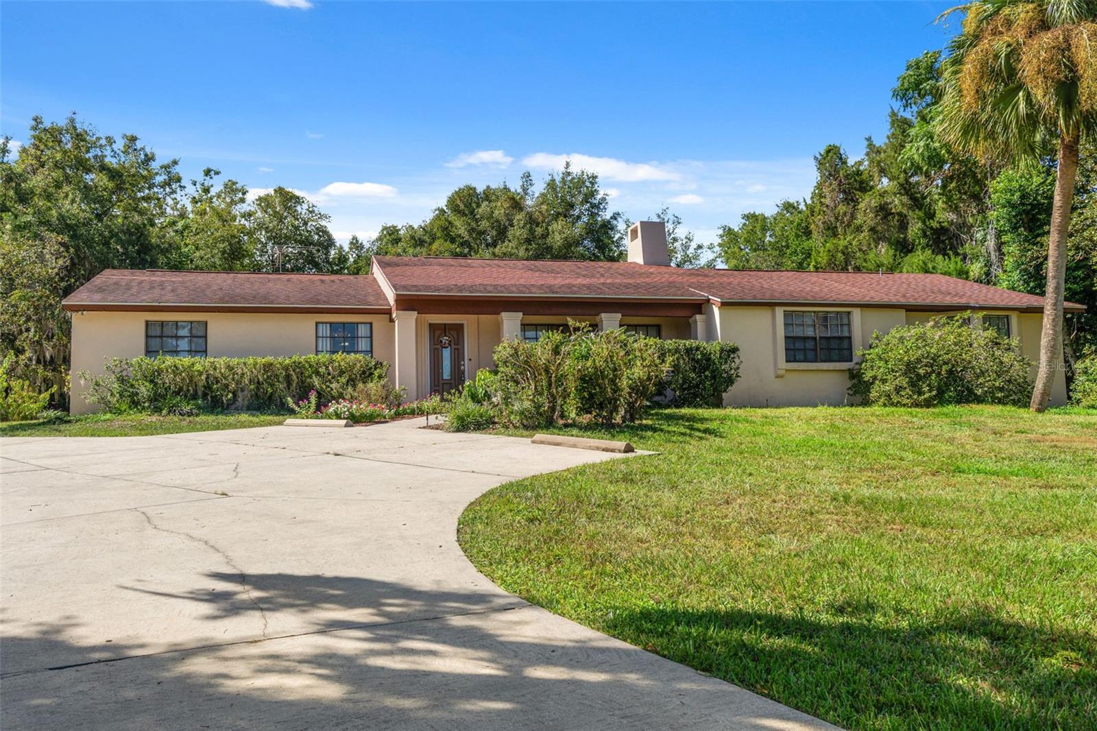 Photo of 8943 SILVER LAKE DRIVE LEESBURG FL 34788