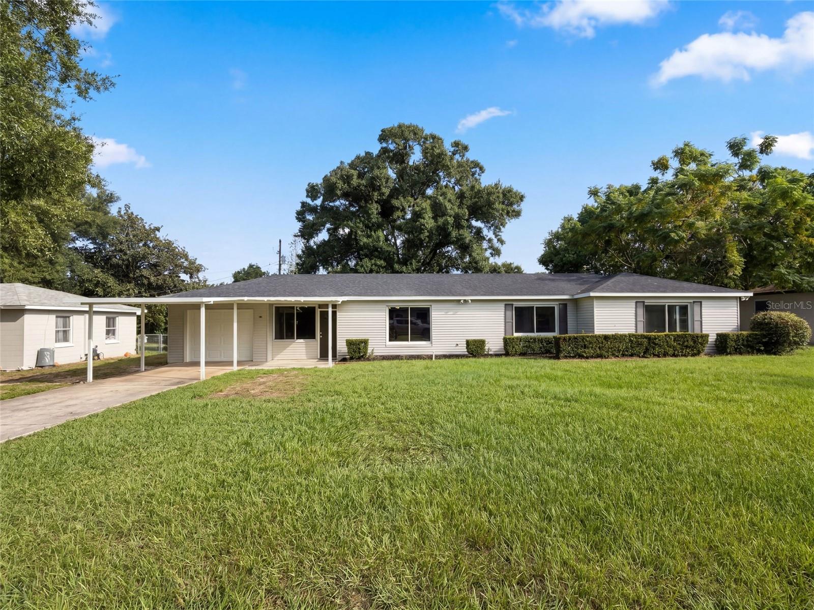 Photo of 411 W SEMINOLE AVENUE EUSTIS FL 32726