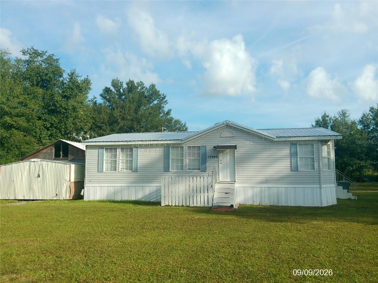 Photo of 10942 SPORTSMAN TRAIL LAKELAND FL 33809