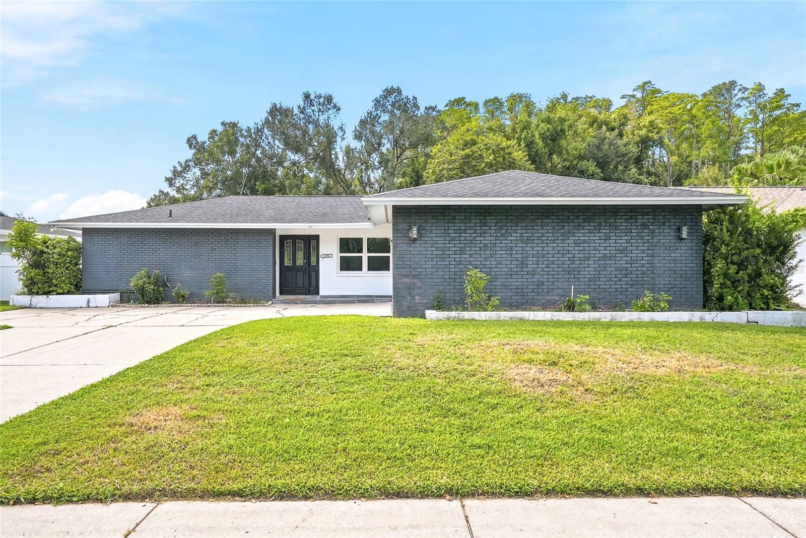 Photo of 4206 WINDTREE DRIVE TAMPA FL 33624