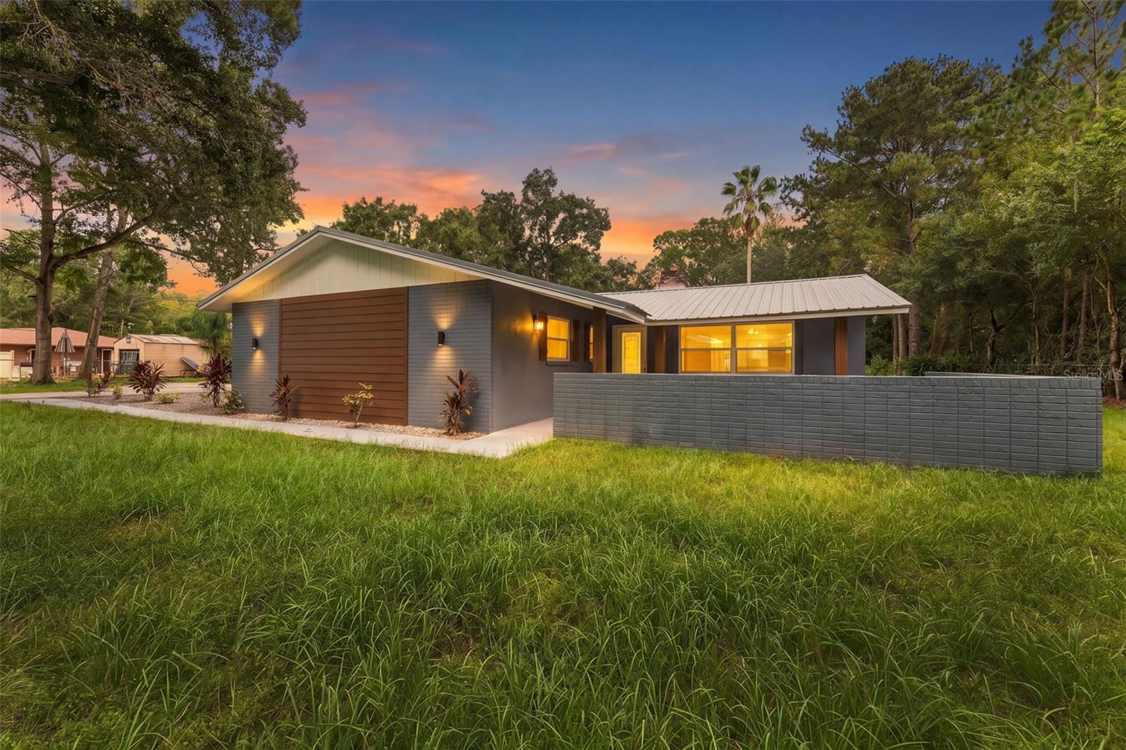 Photo of 17818 DEERFIELD DRIVE LUTZ FL 33558