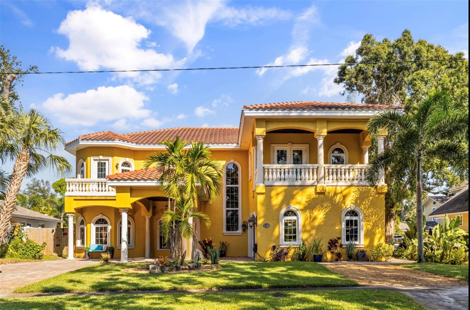 Photo of 911 JUNGLE AVENUE ST PETERSBURG FL 33710
