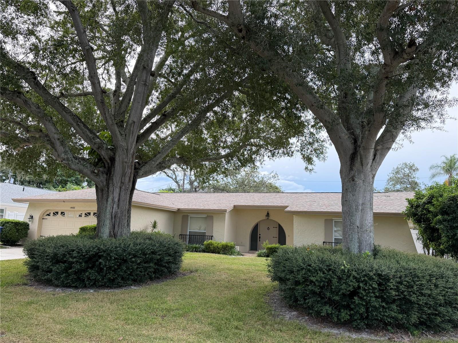 Photo of 14436 BAY HILLS DRIVE LARGO FL 33774
