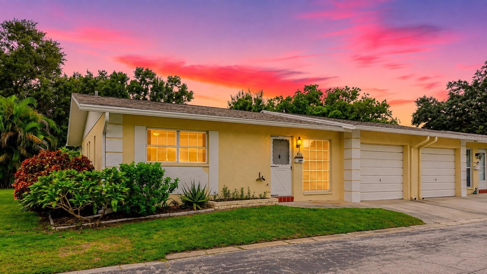 Photo of 852 OXFORD COURT DUNEDIN FL 34698