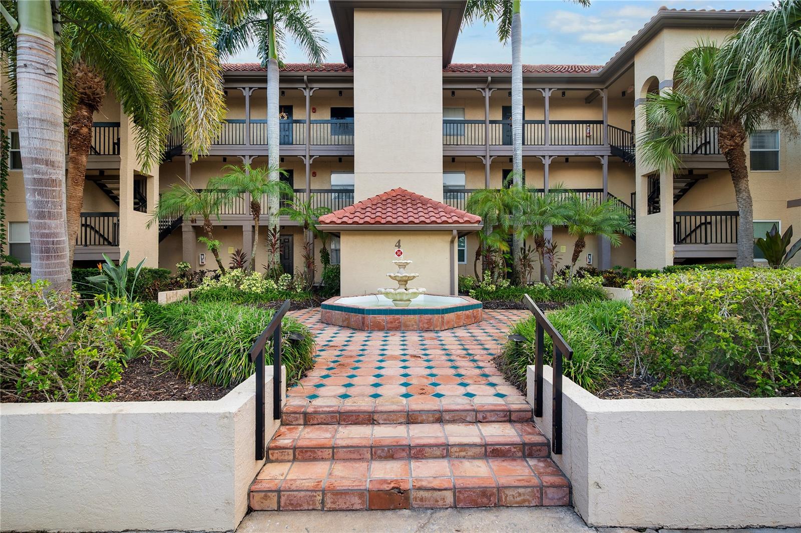 Photo of 2400 FEATHER SOUND DRIVE #425 CLEARWATER FL 33762