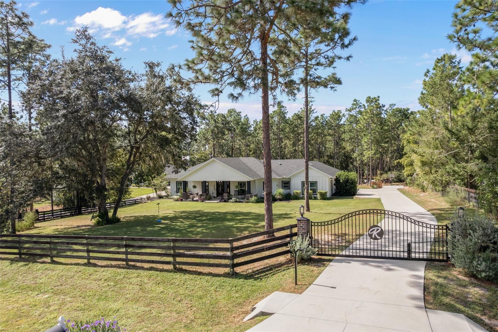 Photo of 8556 COUNTY ROAD 243 WILDWOOD FL 34785