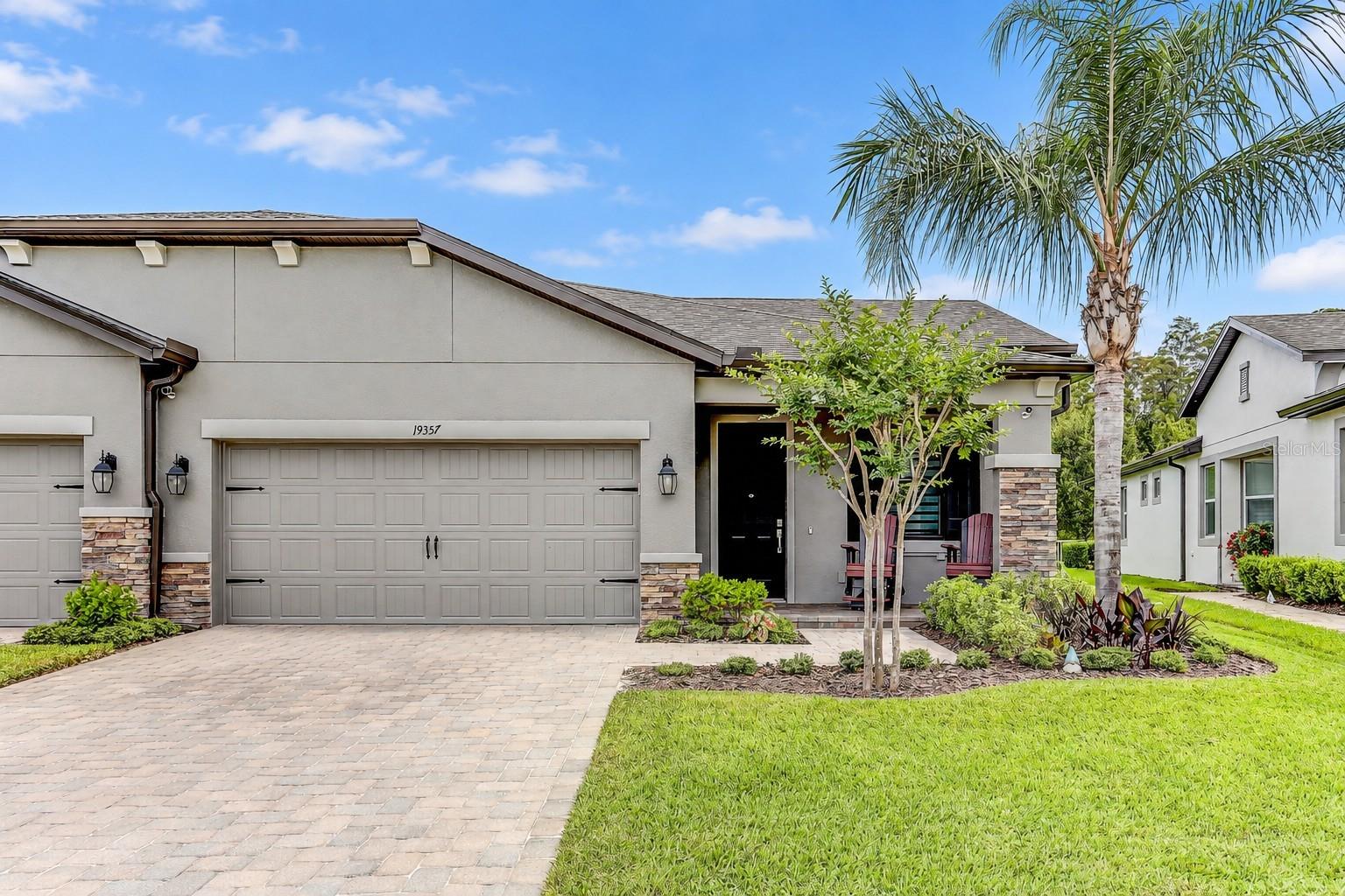 Photo of 19357 HAWK VALLEY DRIVE TAMPA FL 33647
