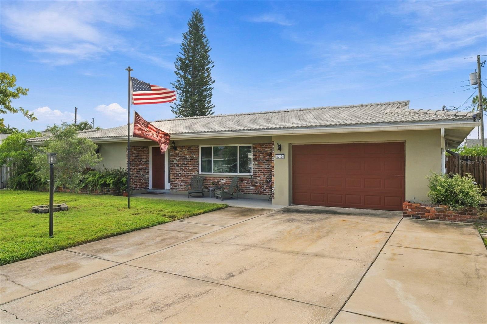 Photo of 12120 81ST AVENUE SEMINOLE FL 33772