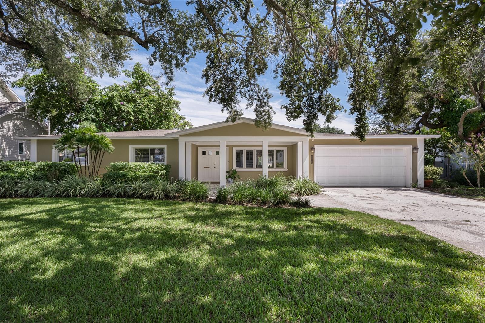 Photo of 628 RIVIERA DRIVE TAMPA FL 33606