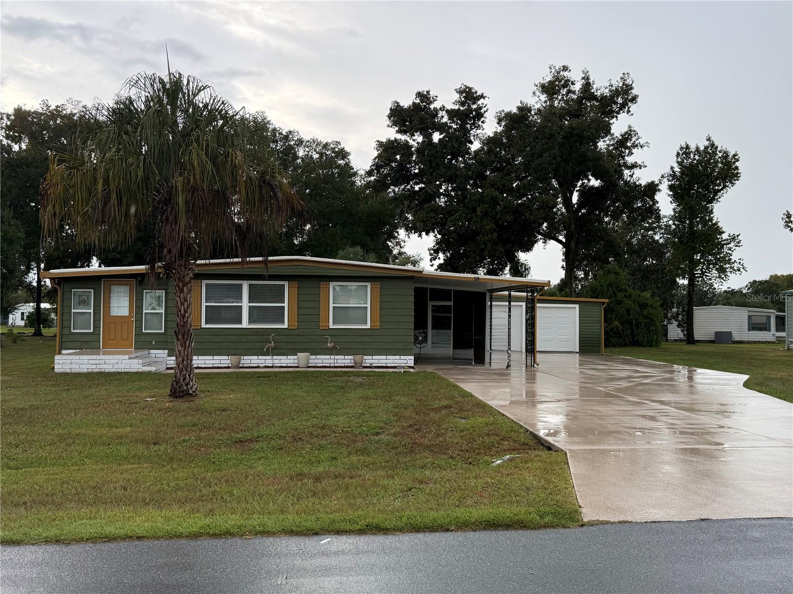 Photo of 10 RABBIT TRAIL WILDWOOD FL 34785