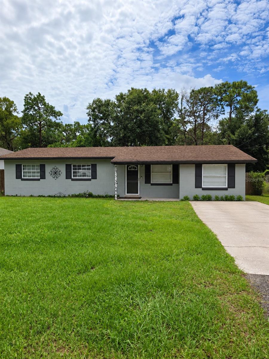 Photo of 252 LONGHORN DRIVE APOPKA FL 32712
