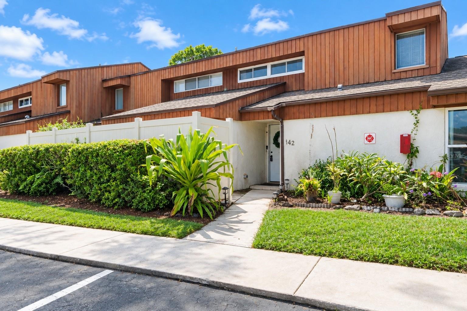 Photo of 2076 SUNSET POINT ROAD #142 CLEARWATER FL 33765