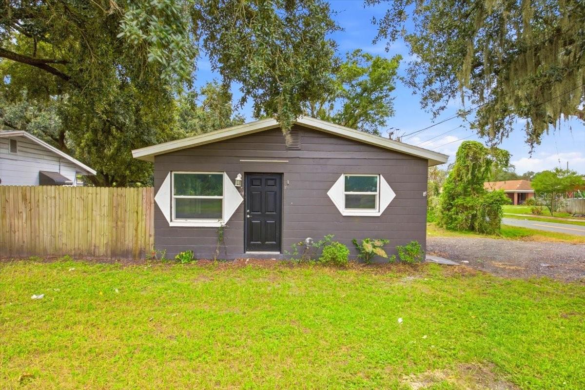 Photo of 1009 W WASHINGTON STREET PLANT CITY FL 33563