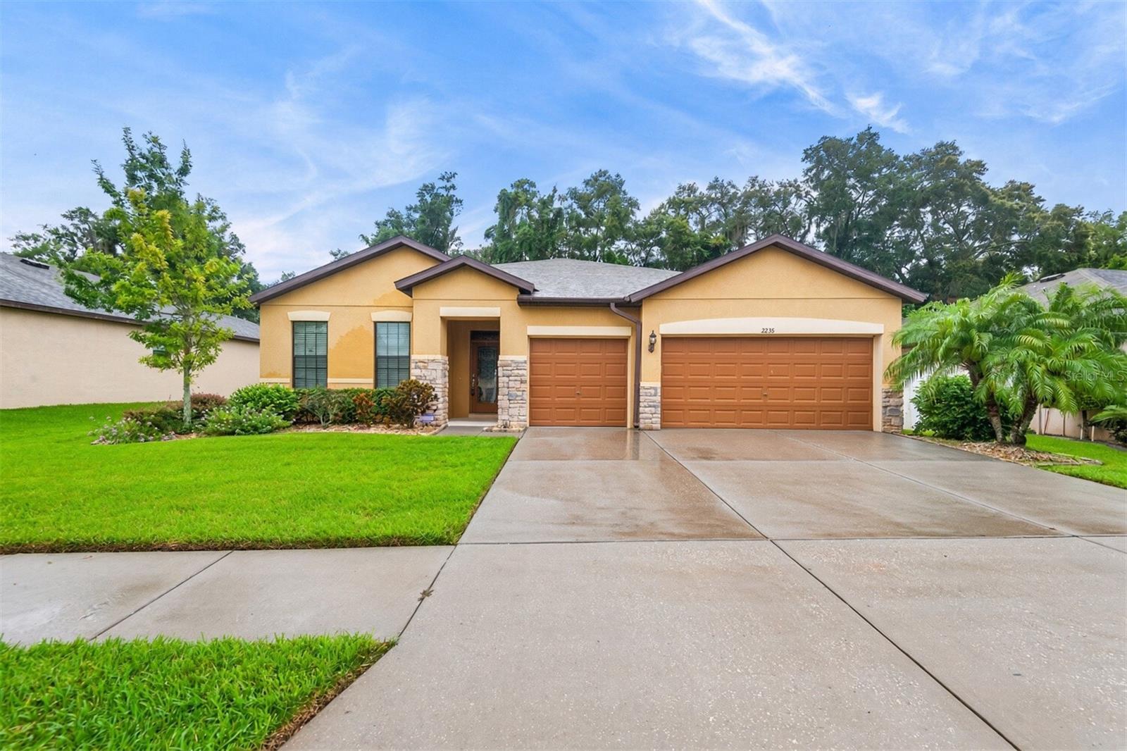 Photo of 2236 LANDSIDE DRIVE VALRICO FL 33594