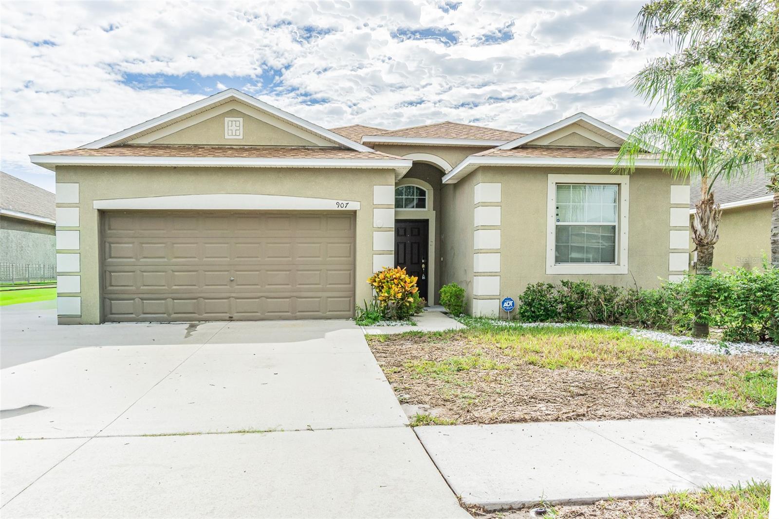 Photo of 907 PEREGRINE HILL PLACE RUSKIN FL 33570