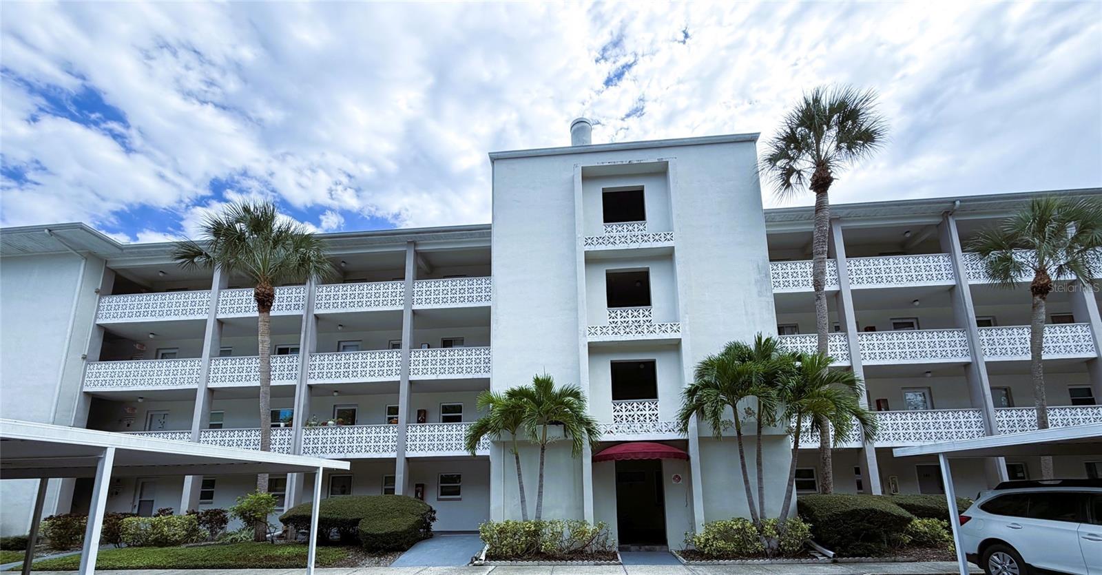 Photo of 1524 LAKEVIEW ROAD #304 CLEARWATER FL 33756