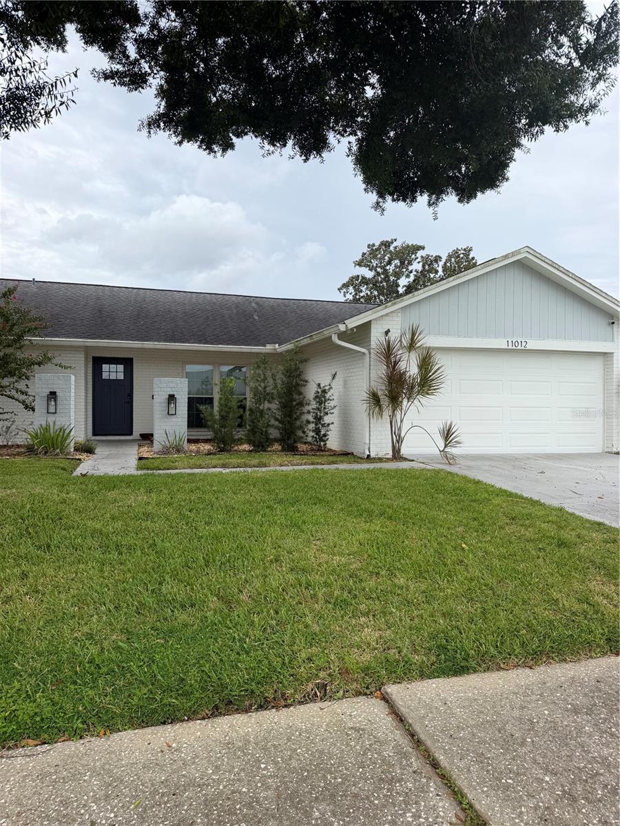 Photo of 11012 ASHBOURNE CIRCLE TAMPA FL 33624