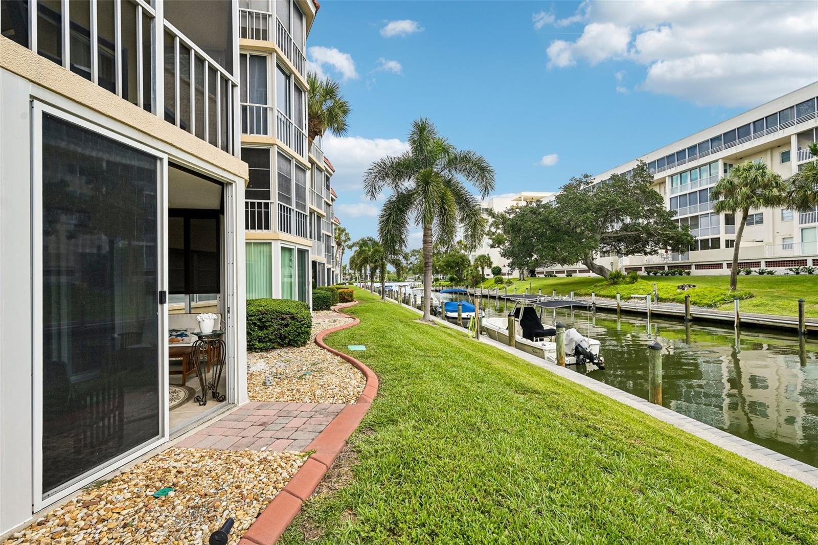 Photo of 1300 N PORTOFINO DRIVE #105 SARASOTA FL 34242
