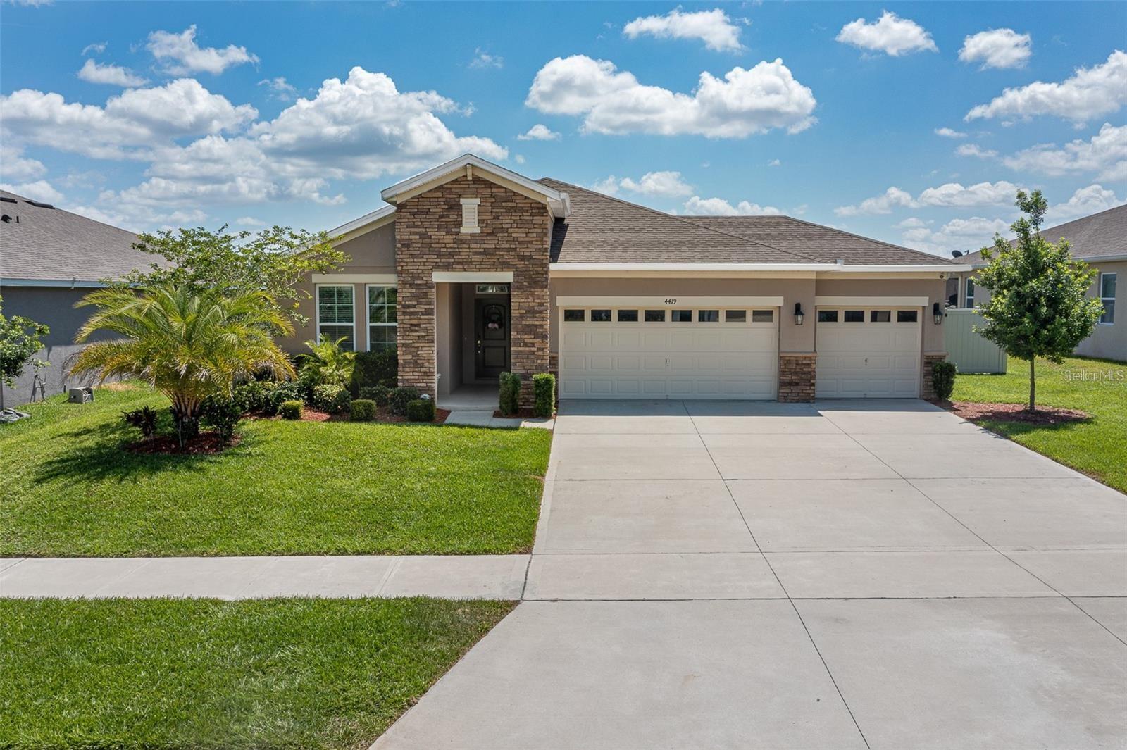 Photo of 4419 LINWOOD TRACE LANE CLERMONT FL 34711