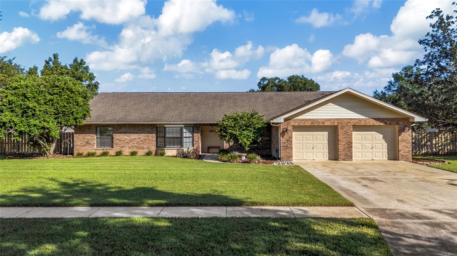 Photo of 4614 DUXBERRY LANE VALRICO FL 33594