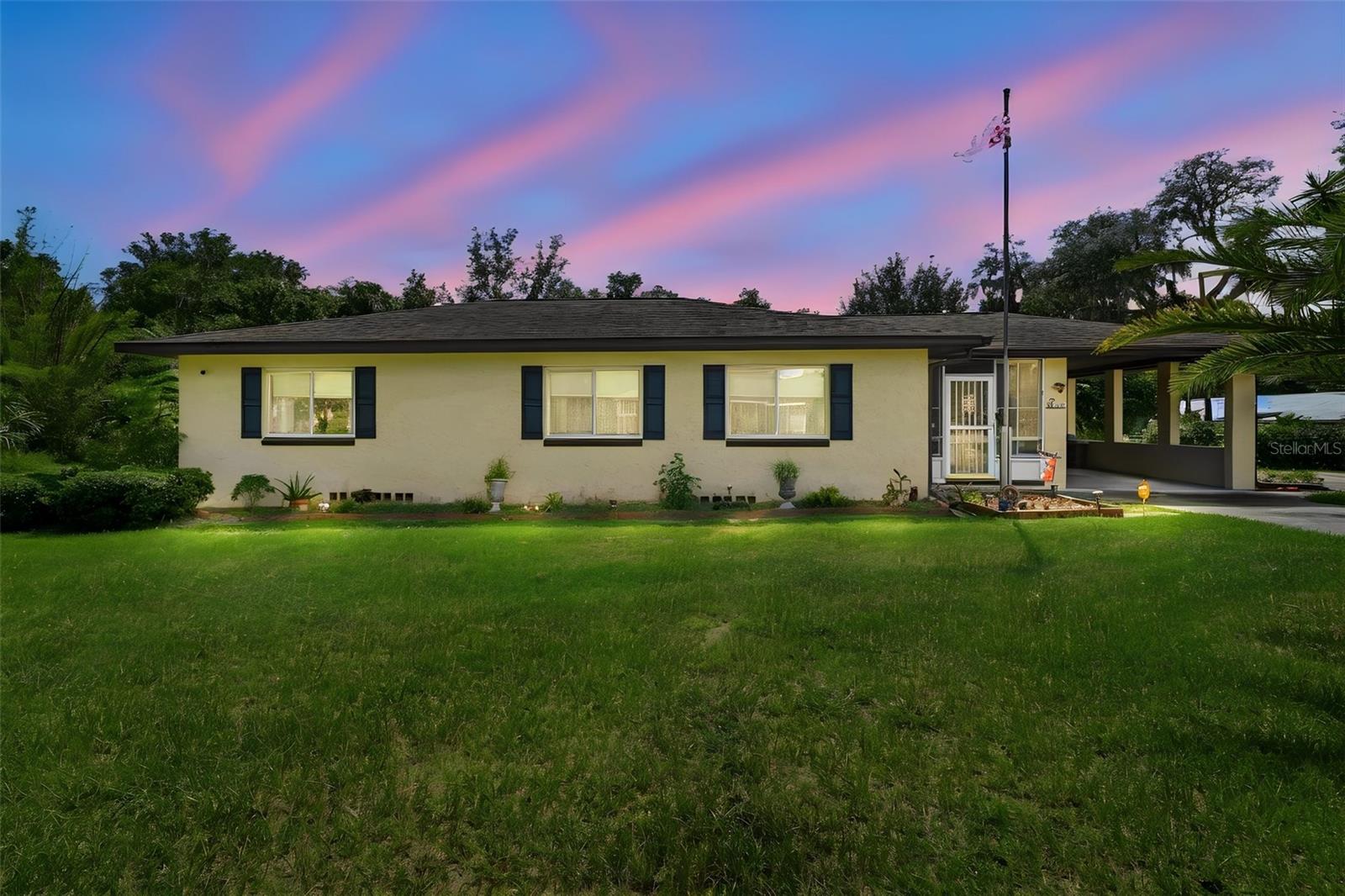 Photo of 736 W RICH AVENUE DELAND FL 32720