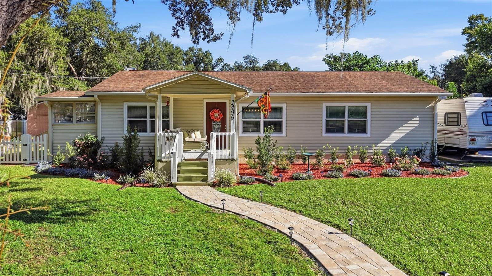 Photo of 2406 DURANT ROAD VALRICO FL 33596
