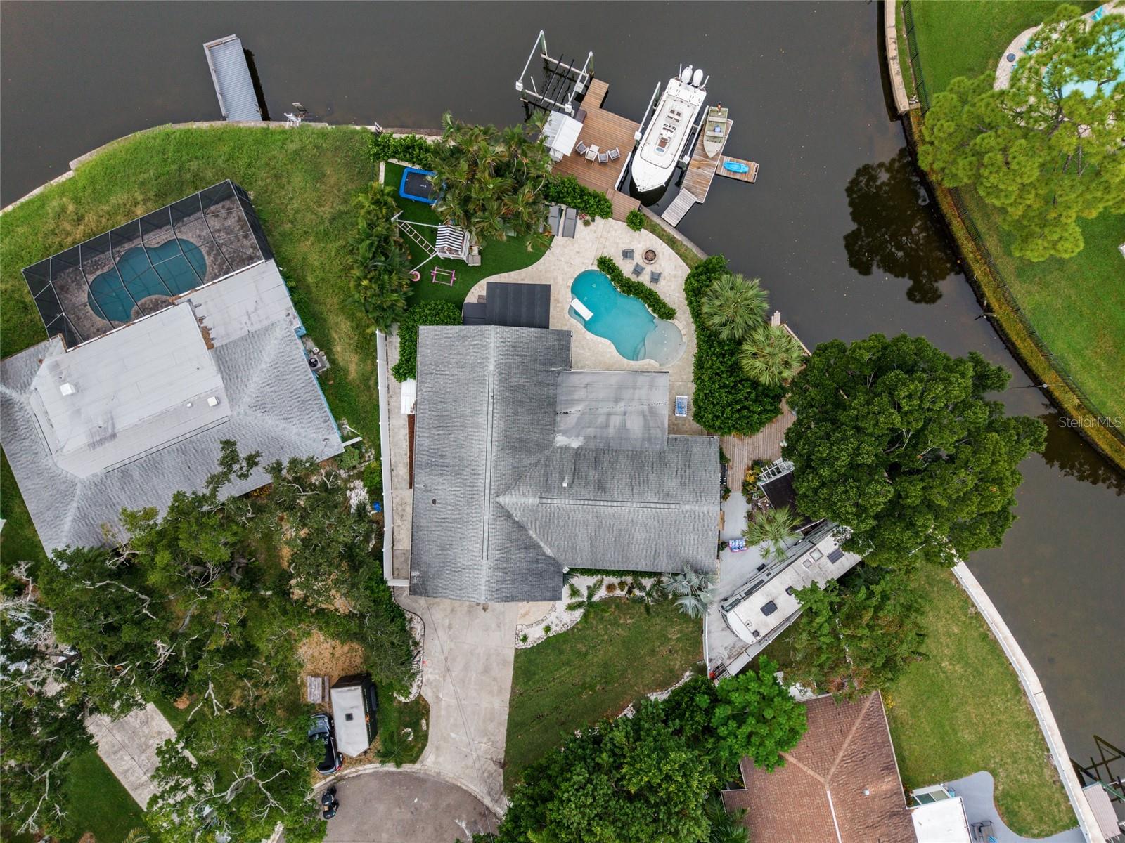 Photo of 4785 BUTTERFLY PLACE ST PETERSBURG FL 33703
