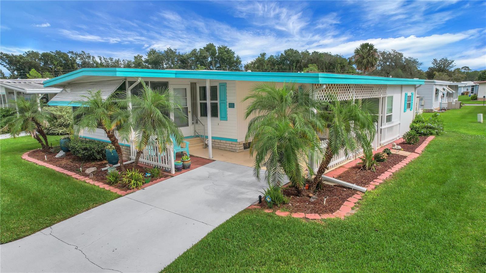 Photo of 410 HAWTHORNE BOULEVARD LEESBURG FL 34748
