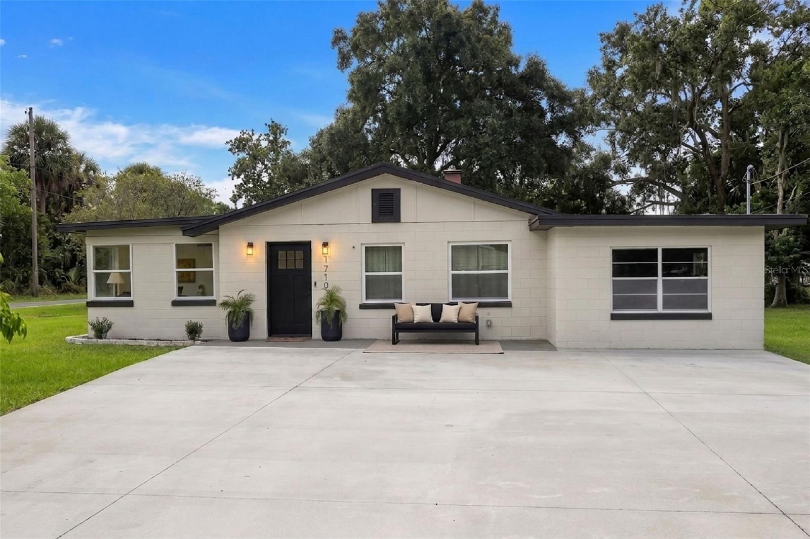 Photo of 1710 HOLLY BOULEVARD DELAND FL 32720