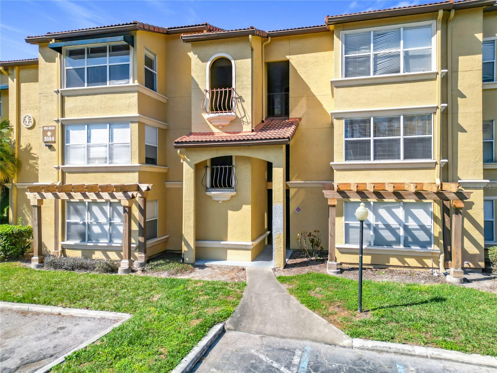 Photo of 5144 CONROY ROAD #35 ORLANDO FL 32811